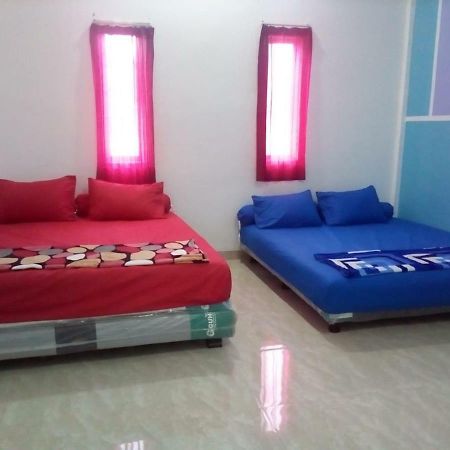 Almira Homestay Jambi Eksteriør bilde