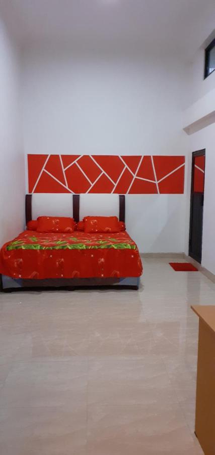 Almira Homestay Jambi Eksteriør bilde