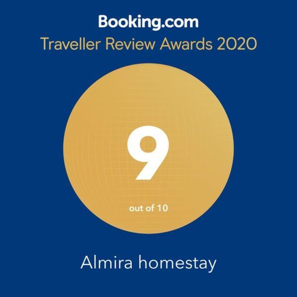 Almira Homestay Jambi Eksteriør bilde