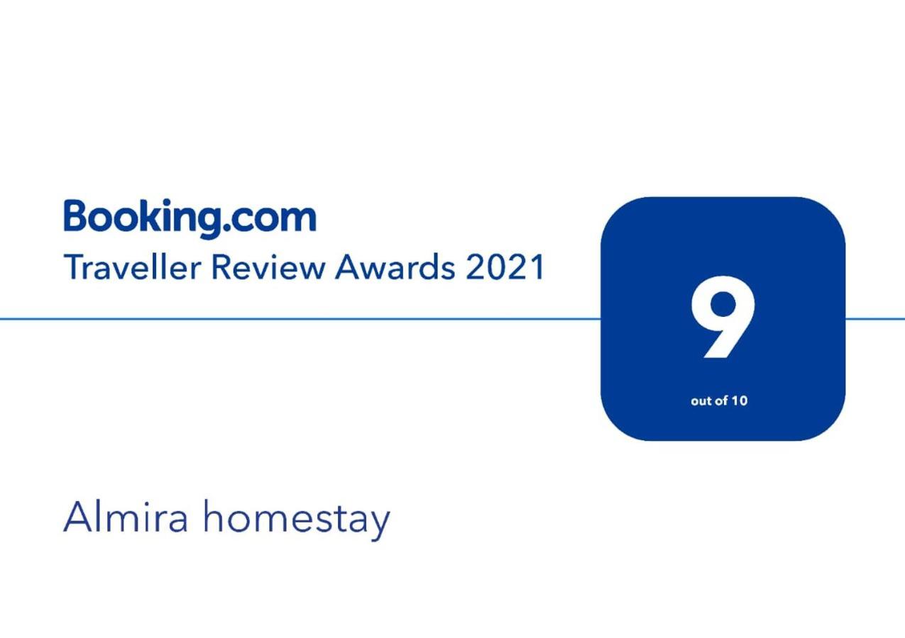 Almira Homestay Jambi Eksteriør bilde