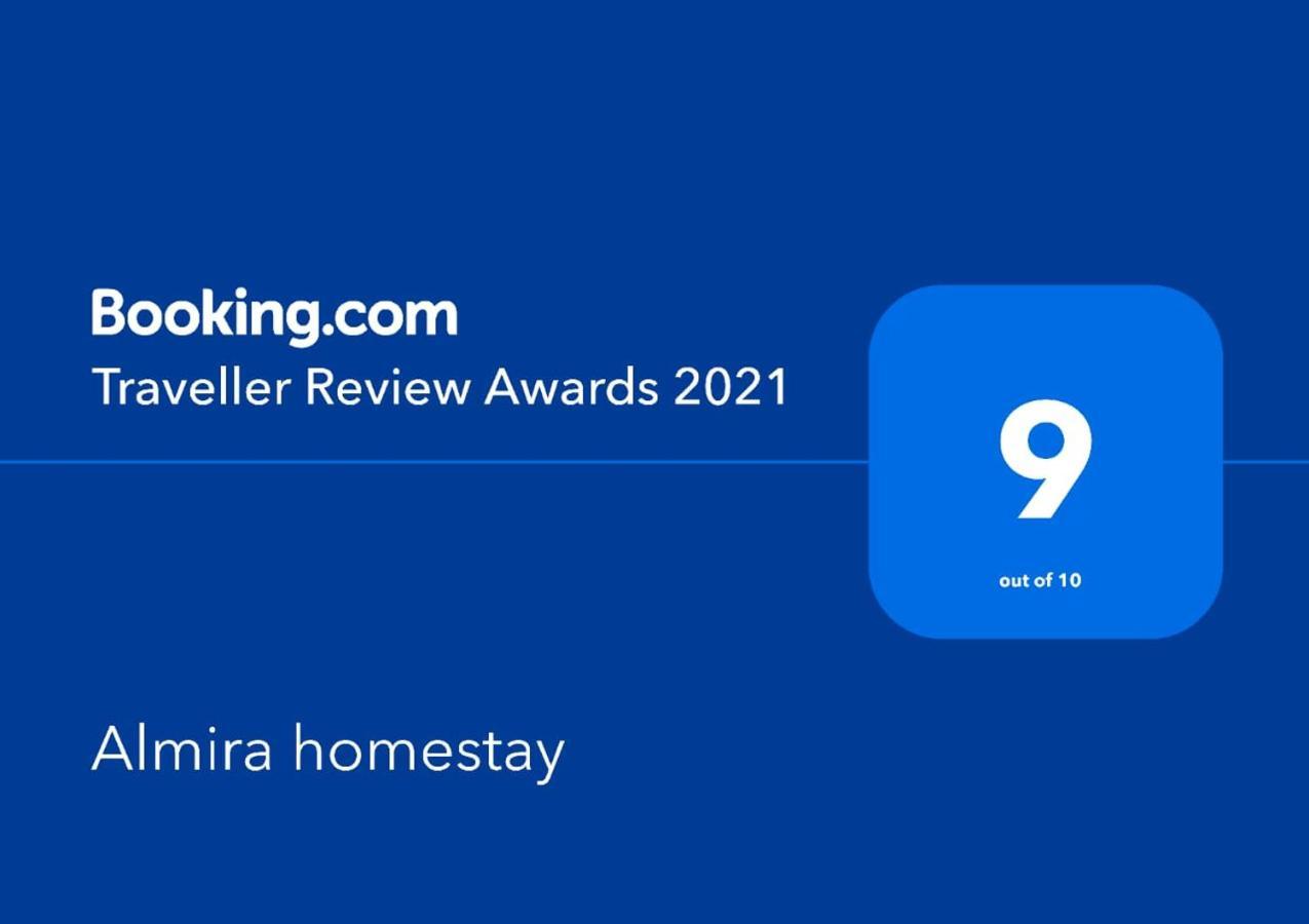 Almira Homestay Jambi Eksteriør bilde