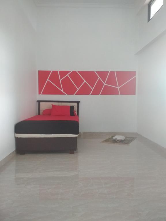 Almira Homestay Jambi Eksteriør bilde