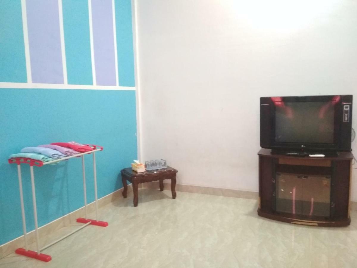 Almira Homestay Jambi Eksteriør bilde