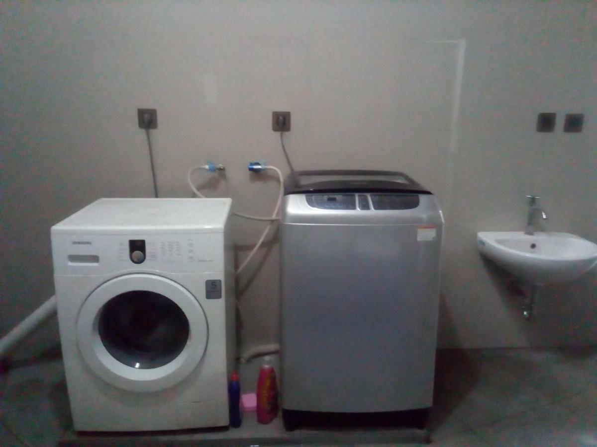 Almira Homestay Jambi Eksteriør bilde