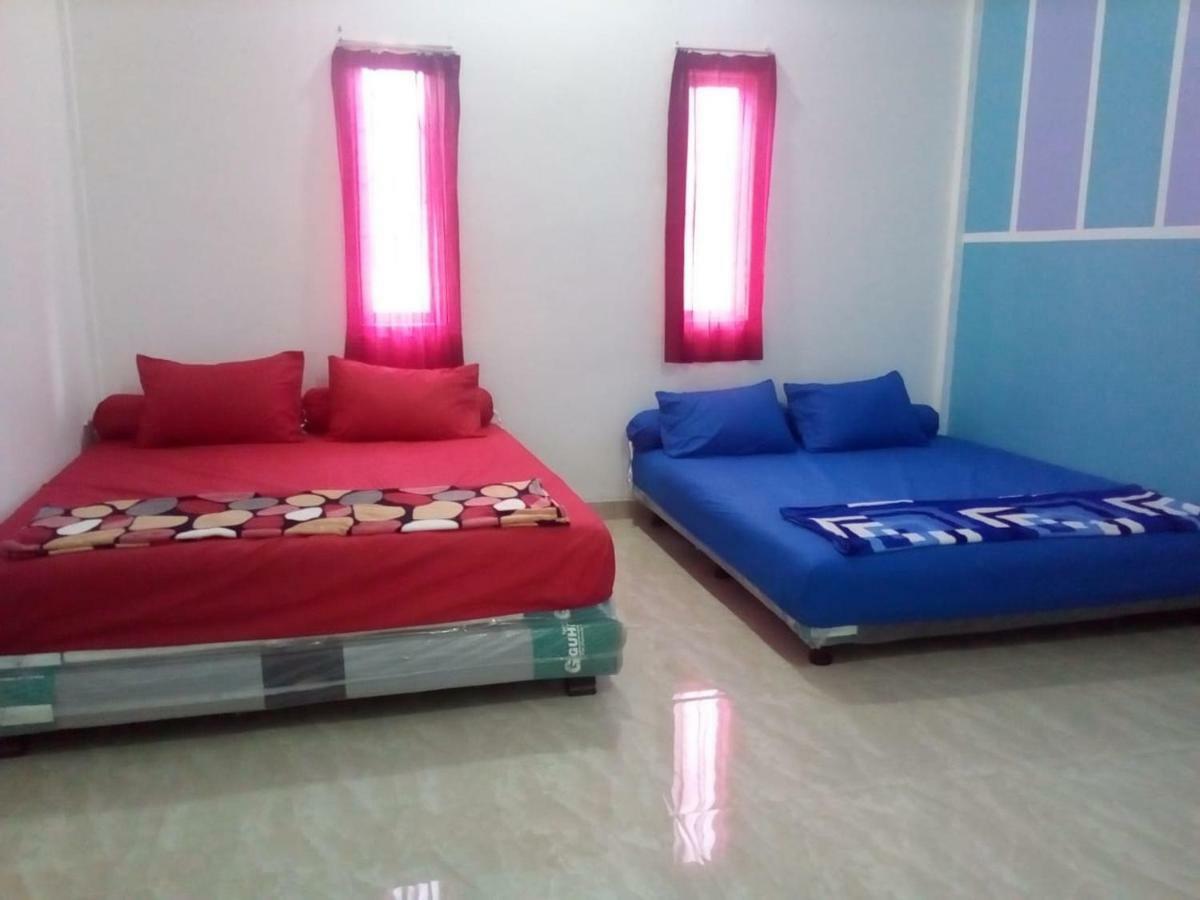 Almira Homestay Jambi Eksteriør bilde