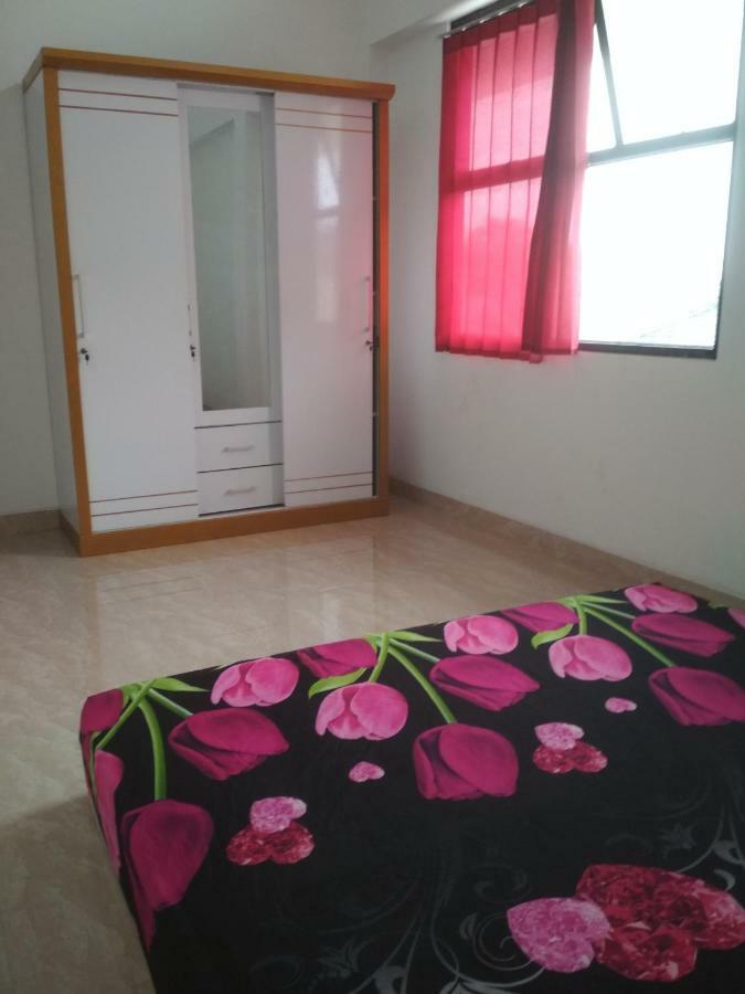 Almira Homestay Jambi Eksteriør bilde