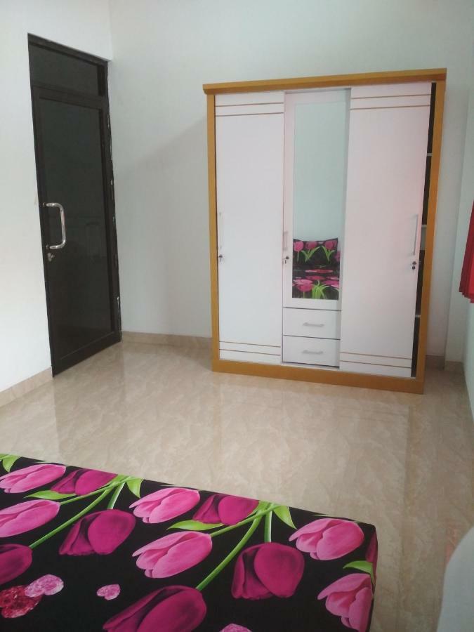 Almira Homestay Jambi Eksteriør bilde